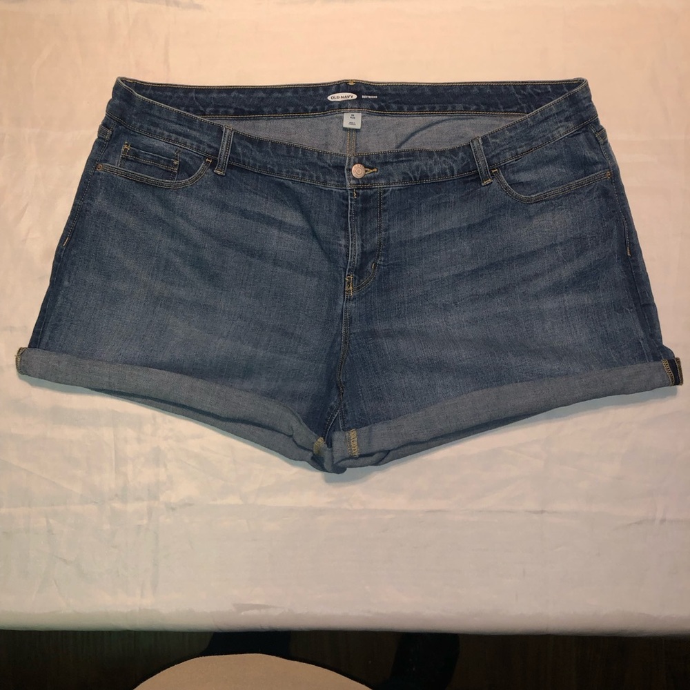 Classic old Navy Women's Denim short Shorts - stretch denim